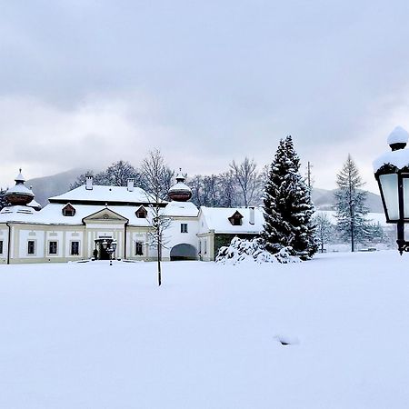 Kastiel Kubinyi (Adults Only) Hotel Dolny Kubin Exterior photo