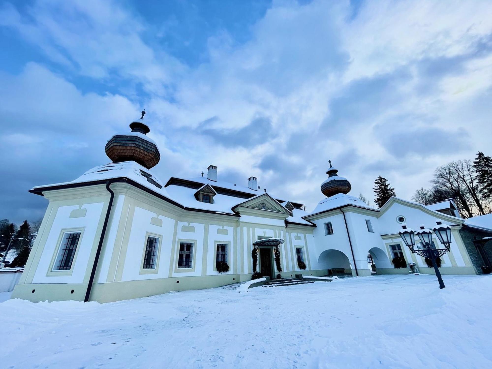 Kastiel Kubinyi (Adults Only) Hotel Dolny Kubin Exterior photo